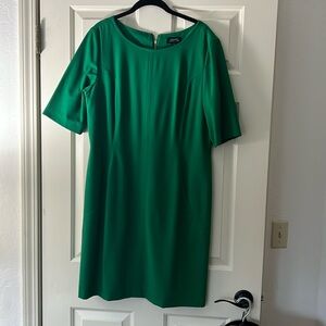 Tahari Sz 16 Kelly Green Short Sleeve A-line Midi Dress Pockets gold back zipper